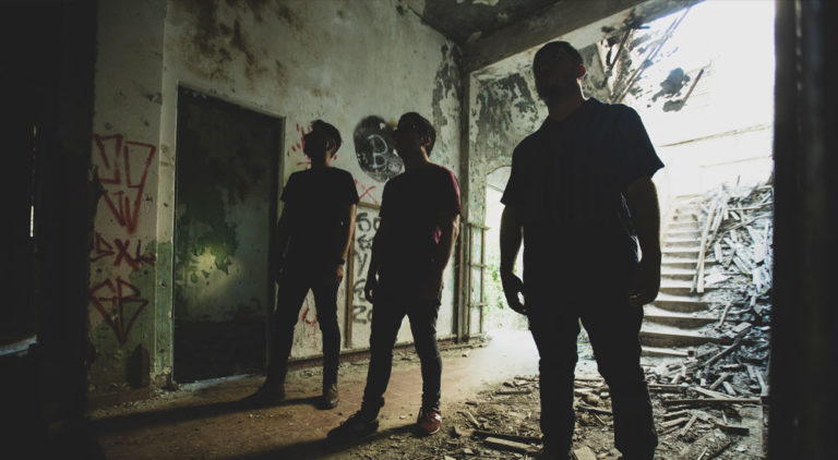 Visceral estrena su tercer disco "III"