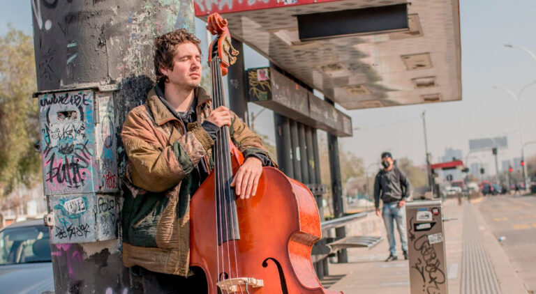 Surreal presenta "Shilenito Medio", su nuevo disco. Fotografía por Tomas Munita.