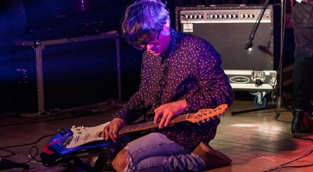 ADOLESCENTES SIN EDAD CANTAREMAN SELLO PULULAR EN SANTIAGO