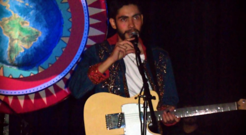 Ases Falsos lanza Juventud Americana en Ex Oz