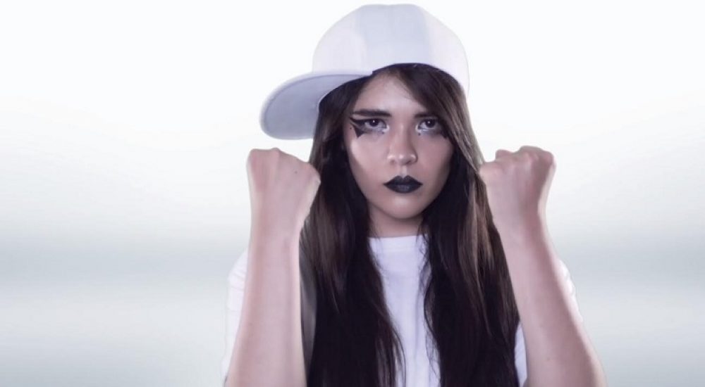 Fanny Leona estrena el futurista video de su single Disco Funny